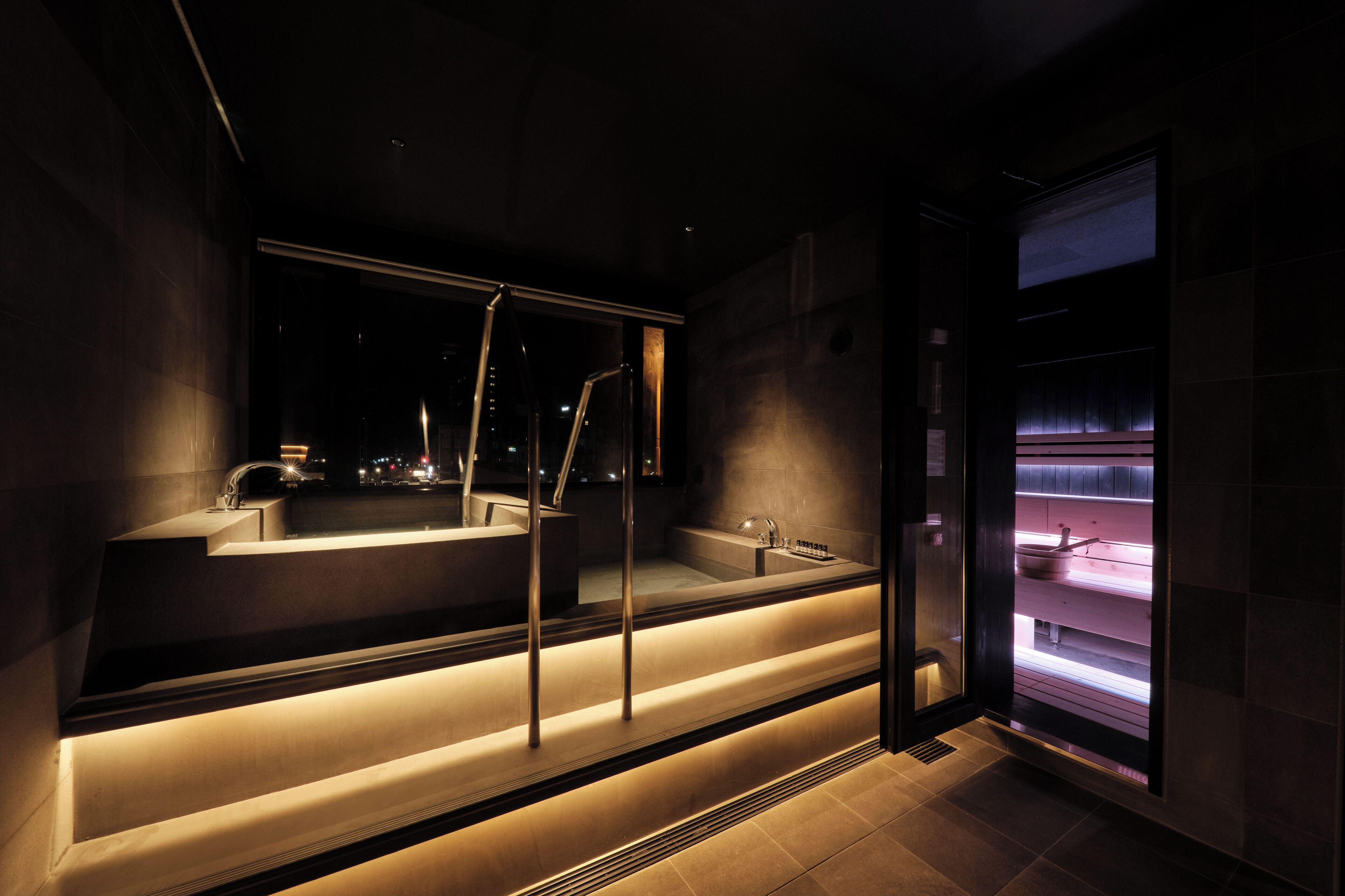 Fav Hotel Hidatakayama East
