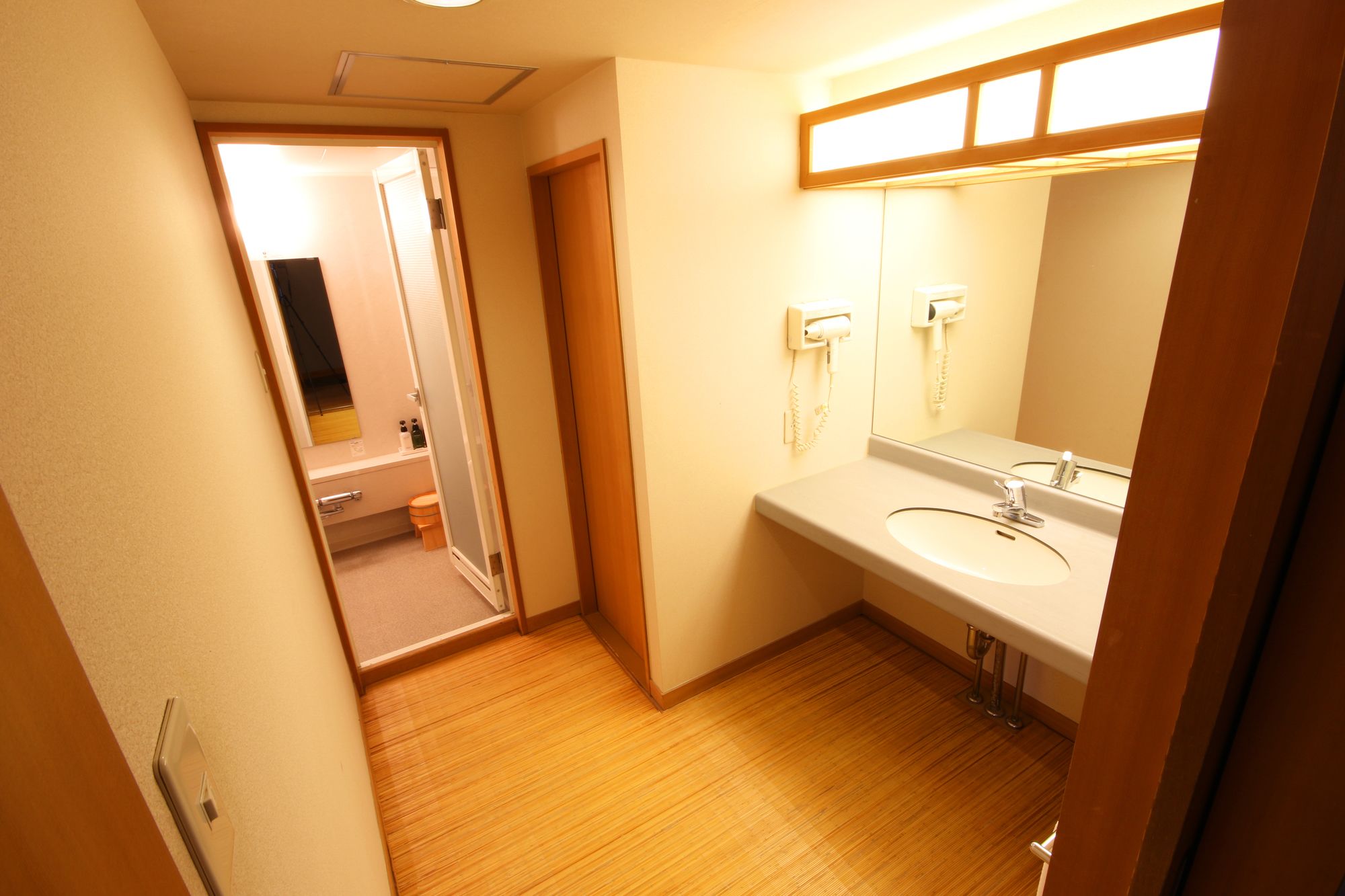 Hida Plaza
