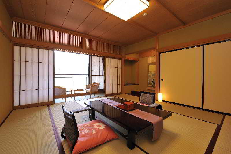 Hotakaso Sangetsu