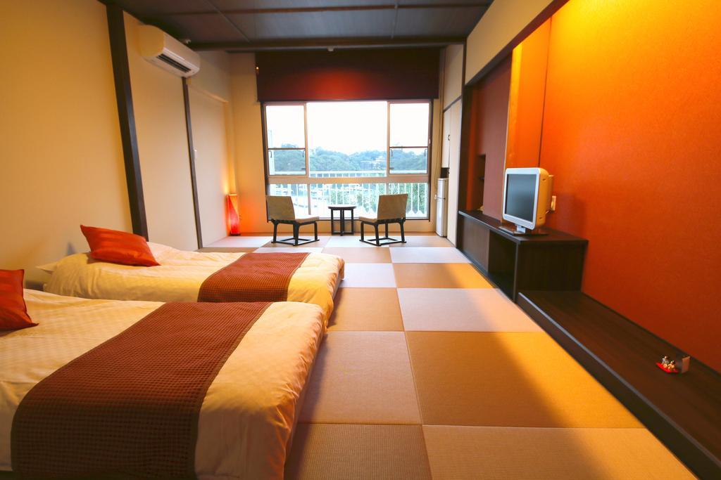 Toba Grand Hotel
