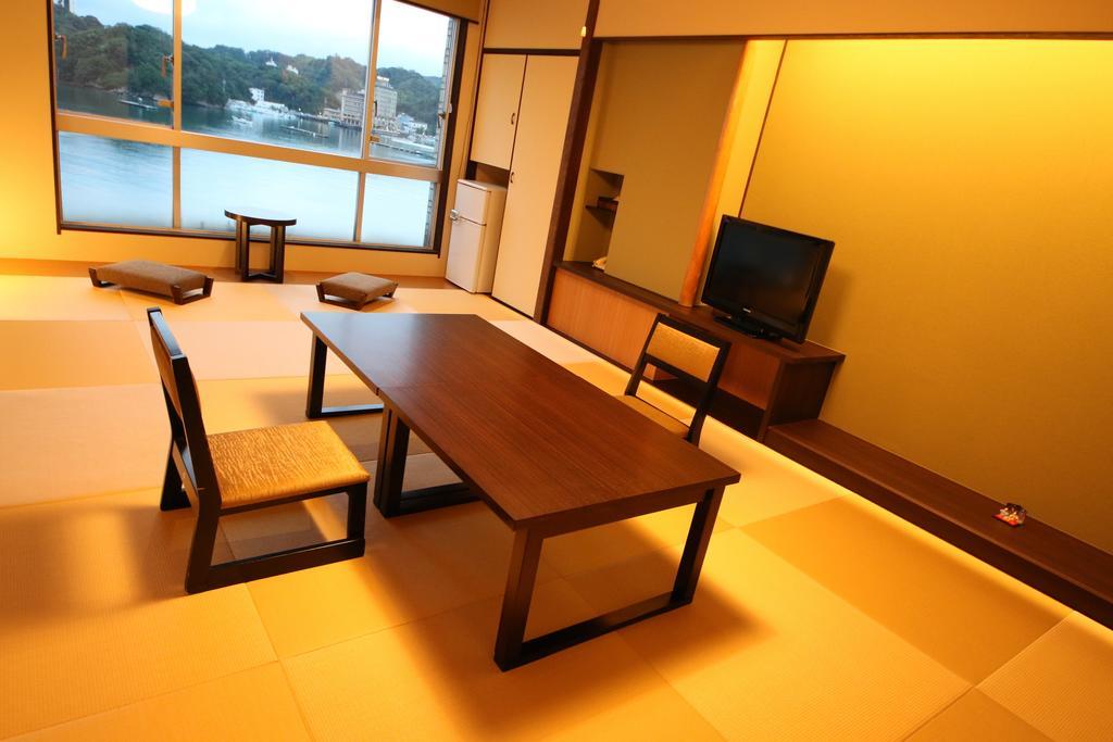 Toba Grand Hotel