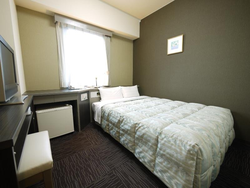 Hotel Route-Inn Toyama Ekimae