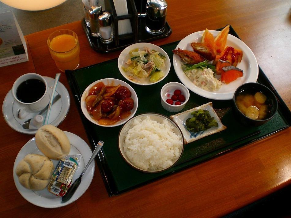 Hotel Route-Inn Toyama Ekimae