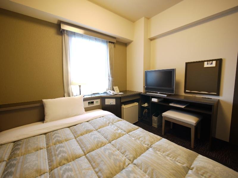 Hotel Route-Inn Toyama Ekimae