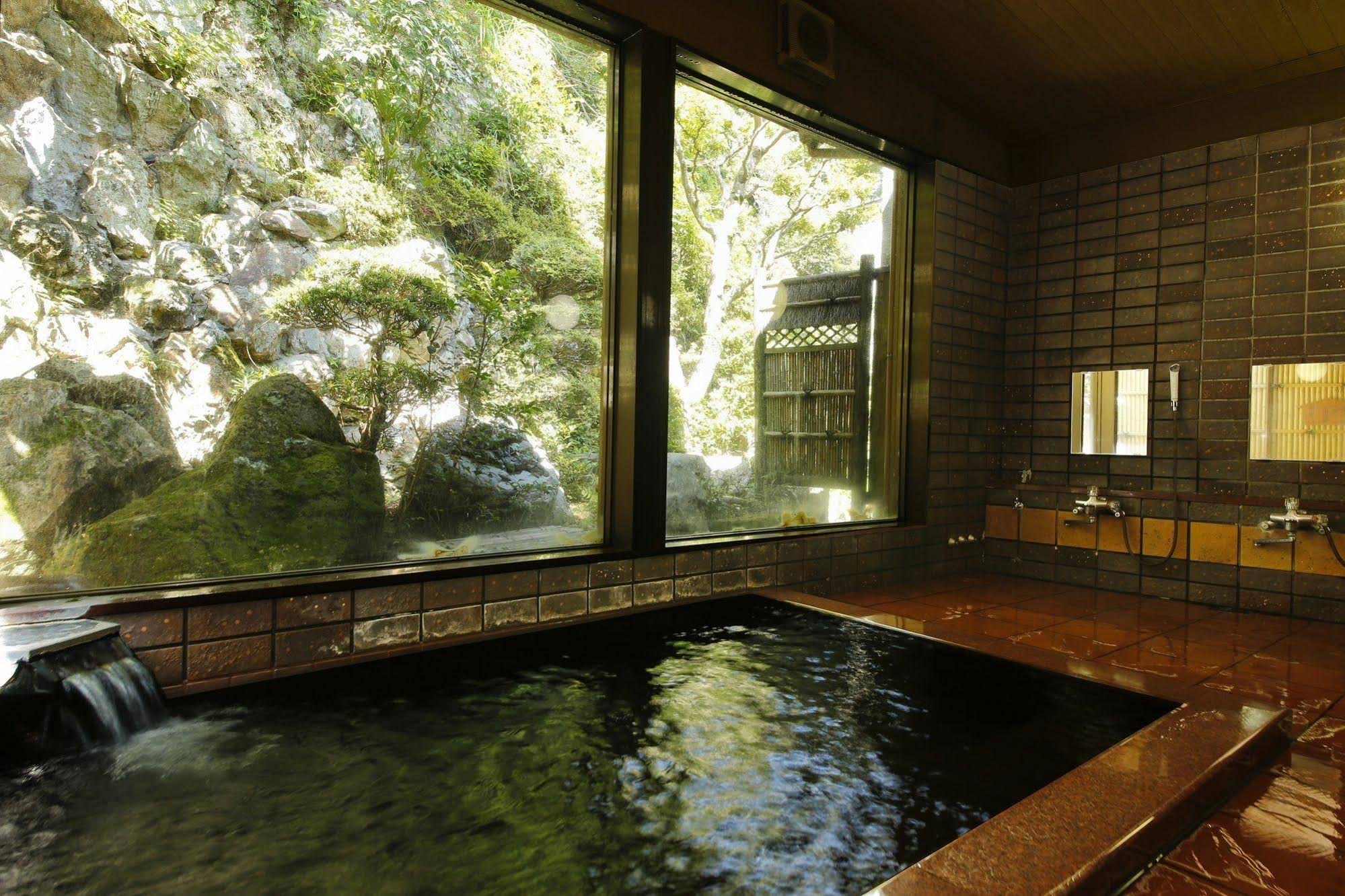 Kinosaki Onsen Inn Ryokan Yamamotoya