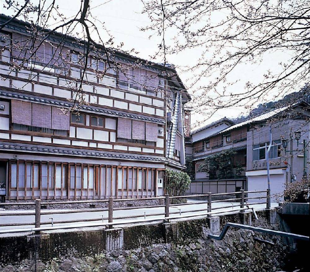Sennen No Yu Koman