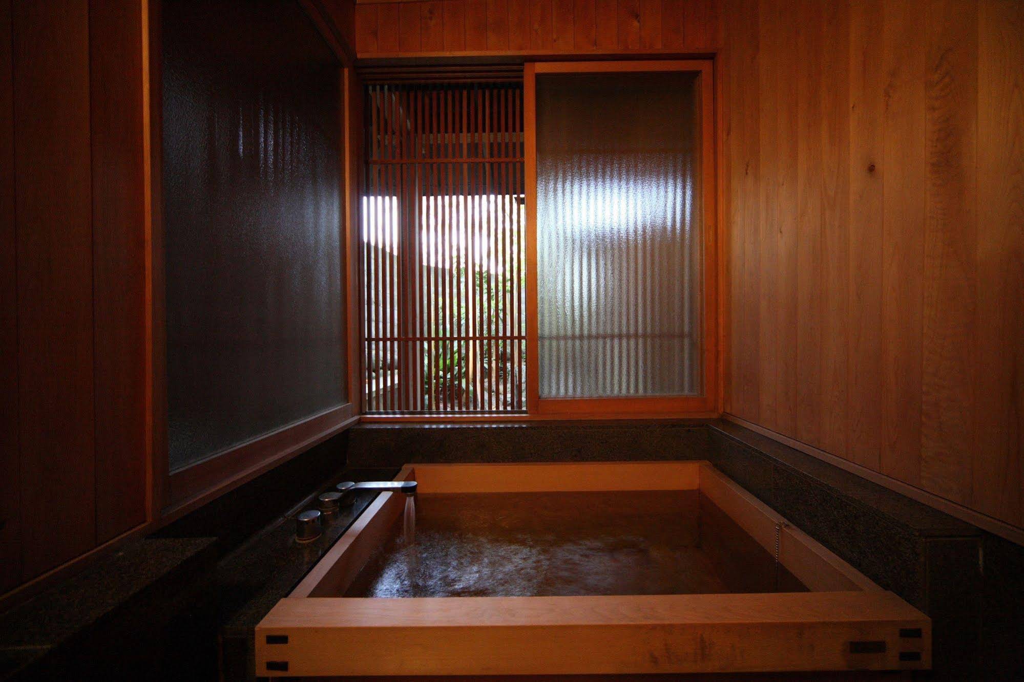 Taisenkaku