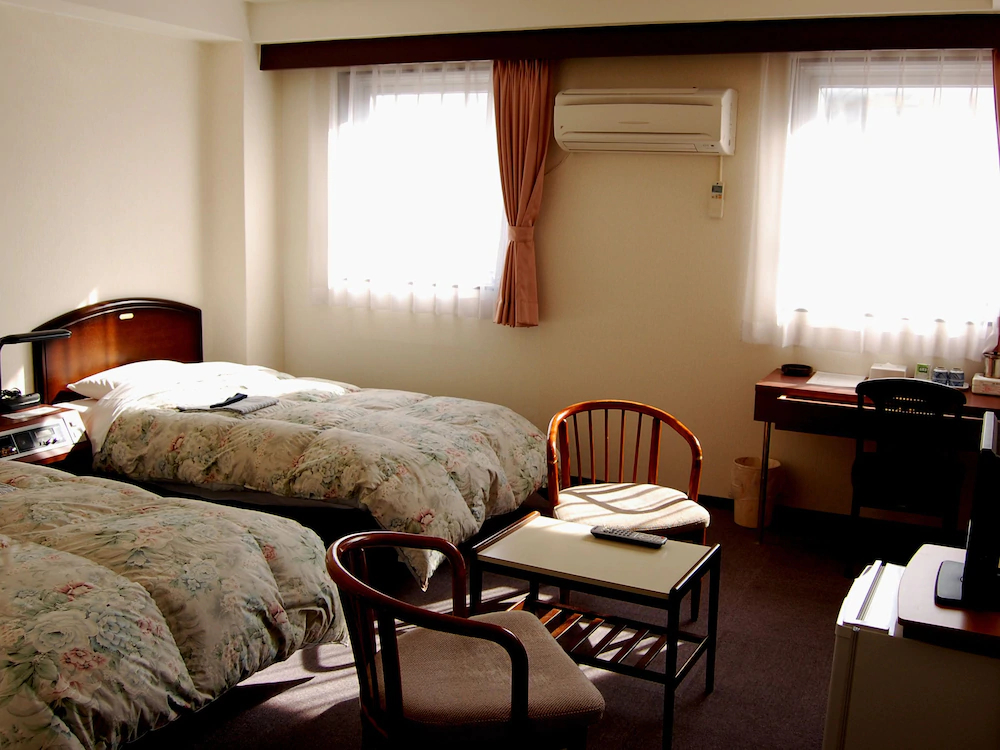 Purple Hotel Futsukaichi
