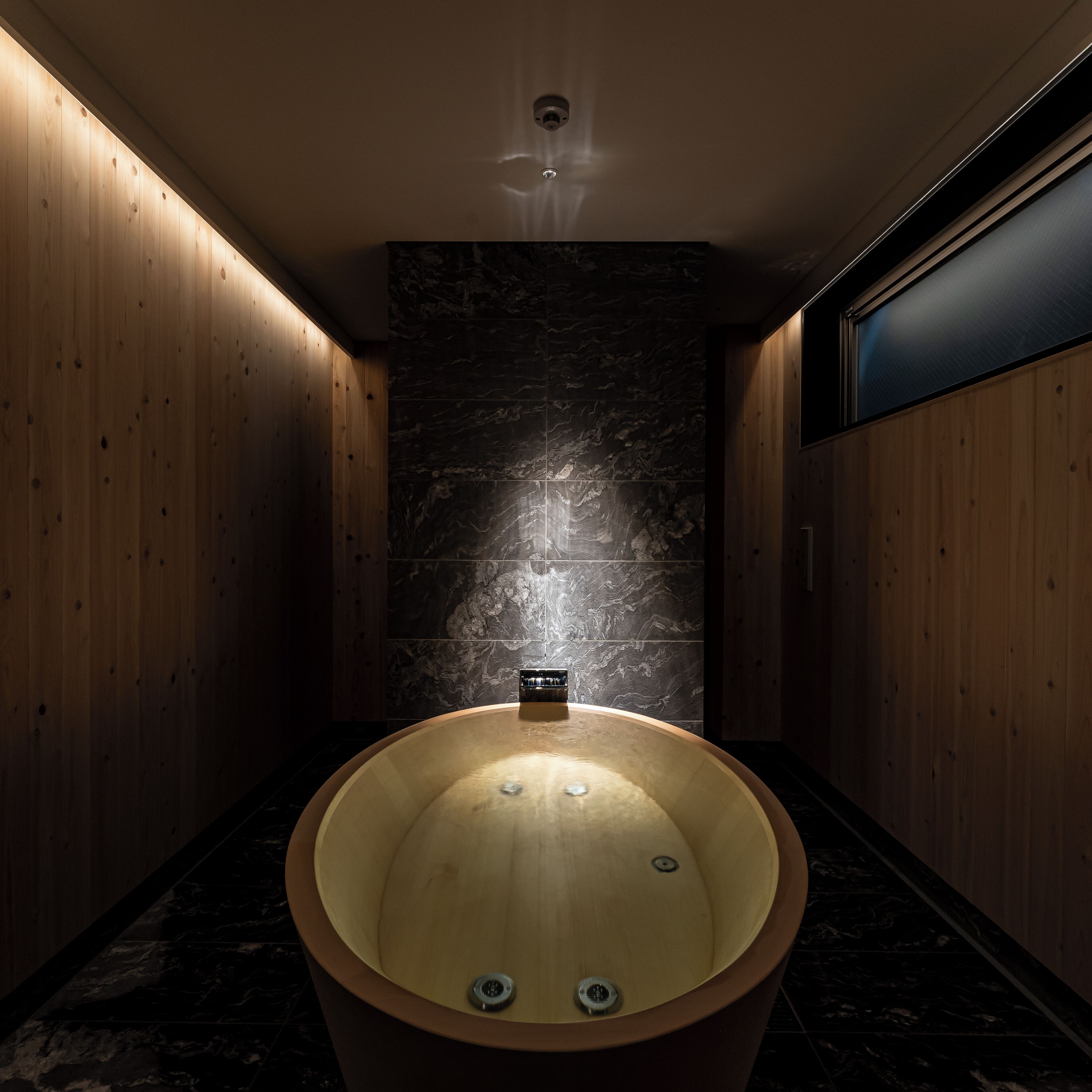 9 Hotel Tenjin