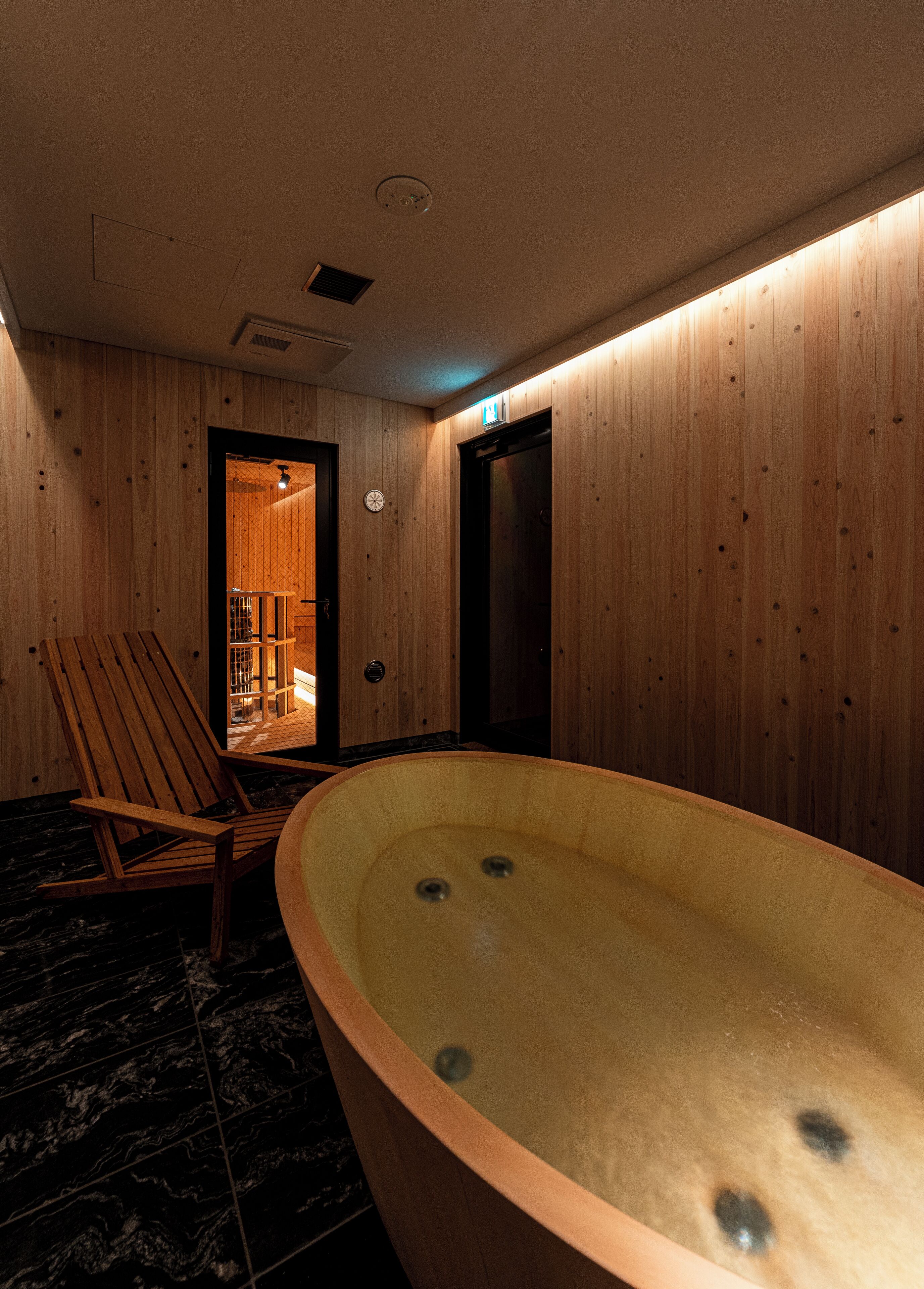 9 Hotel Tenjin