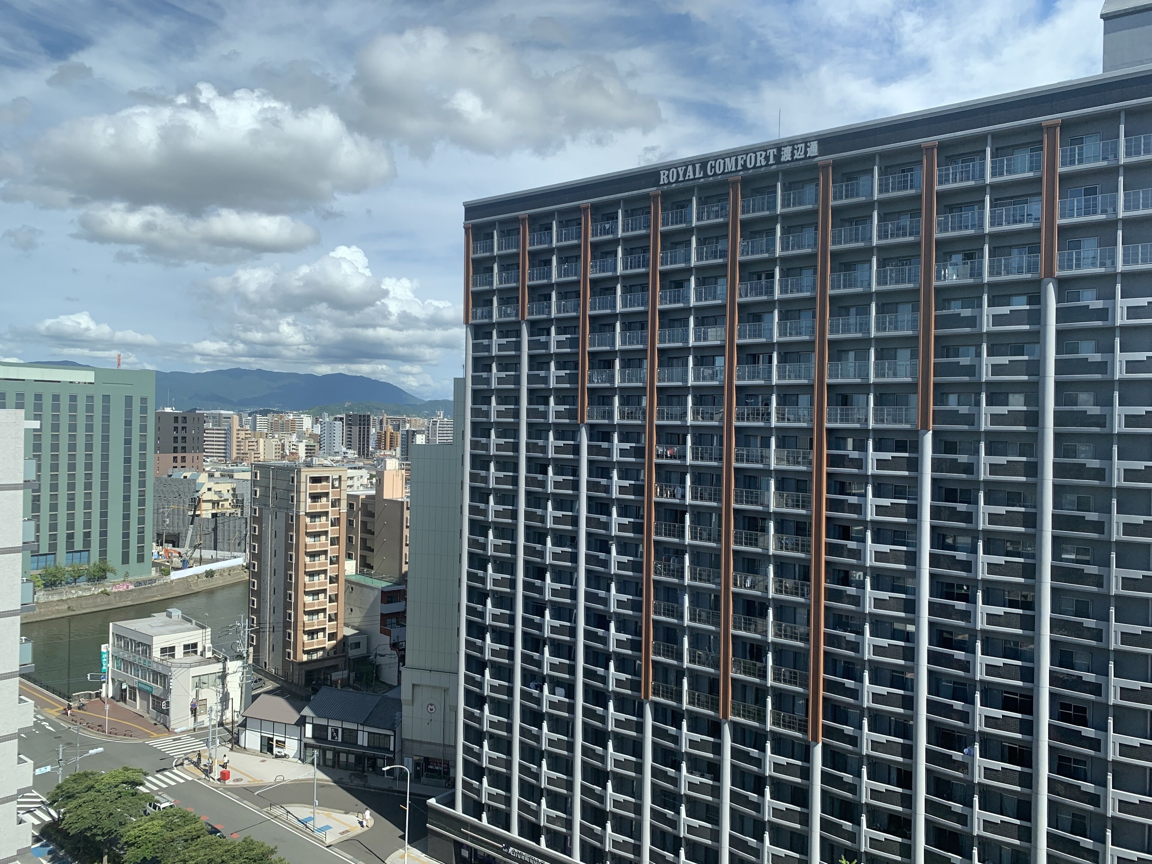 Cross Life Hakata Yanagibashi
