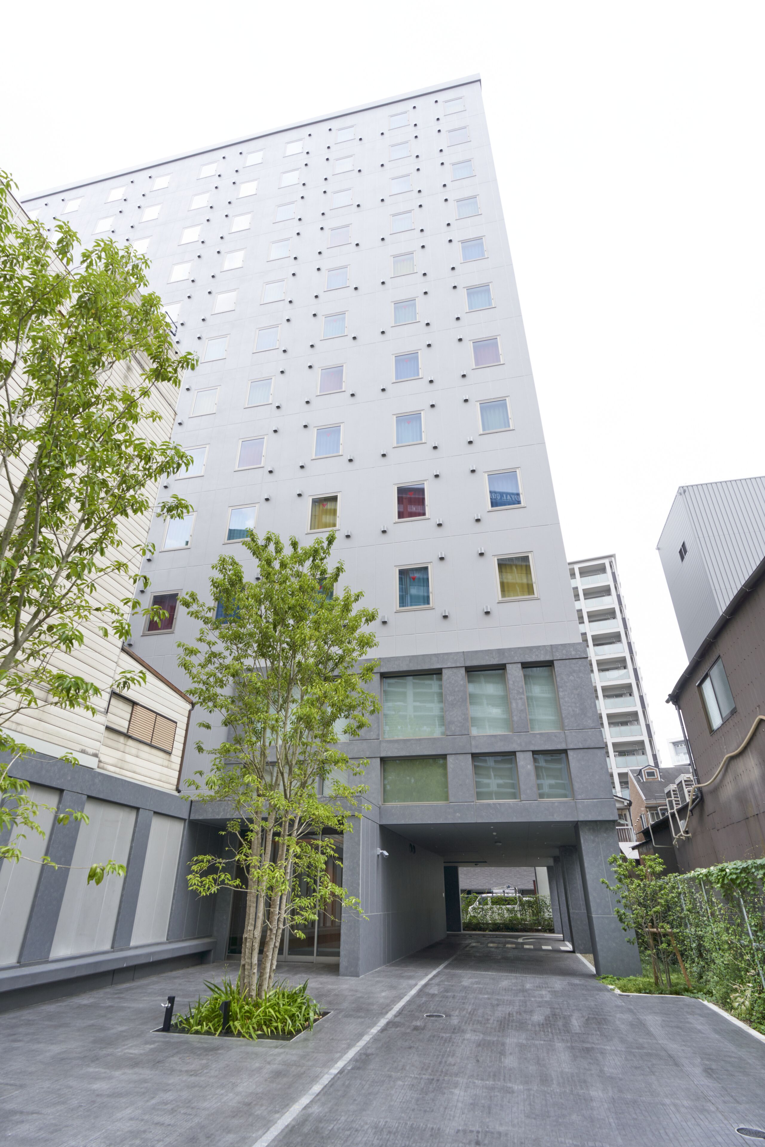 Cross Life Hakata Yanagibashi