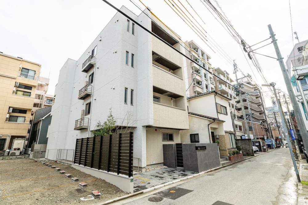 Grand Base Haruyoshi