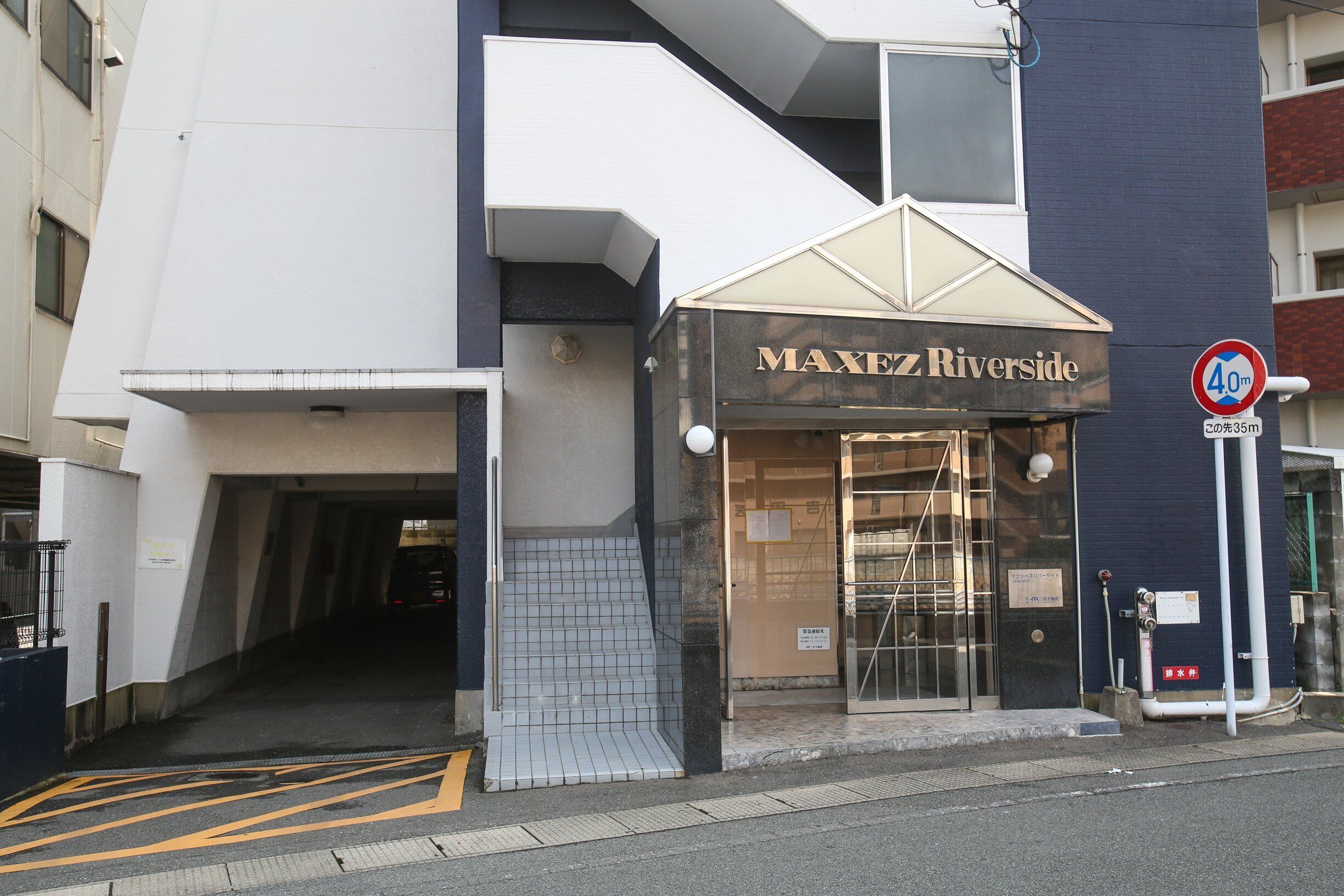 N33 Hakata Sta RiverSide
