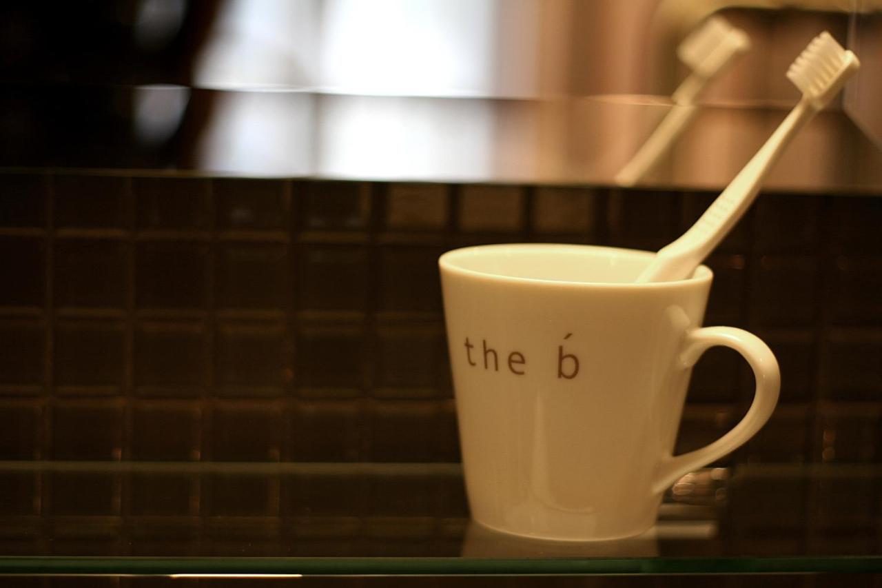 the b hakata