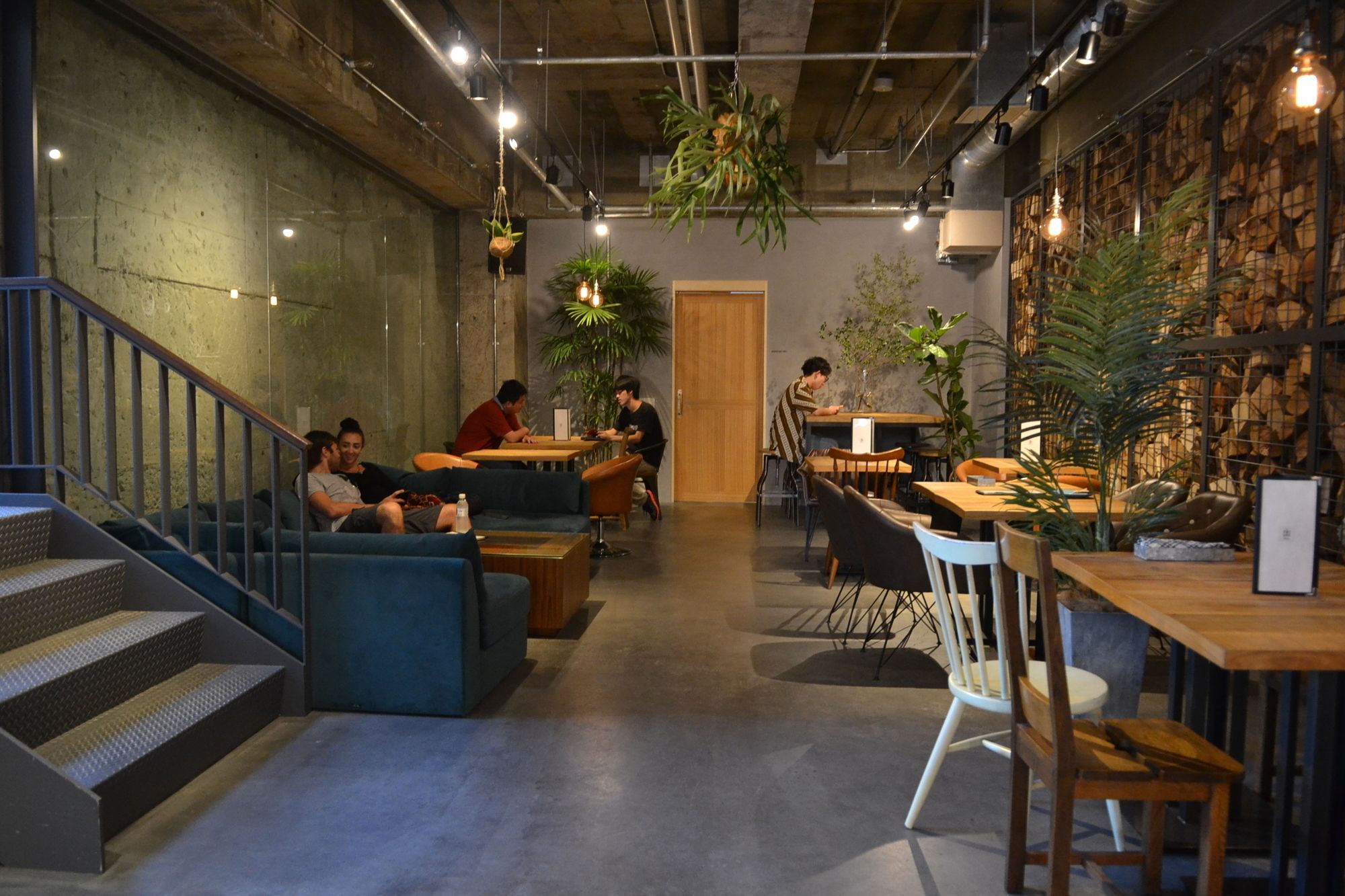The Life Hostel & Bar Lounge