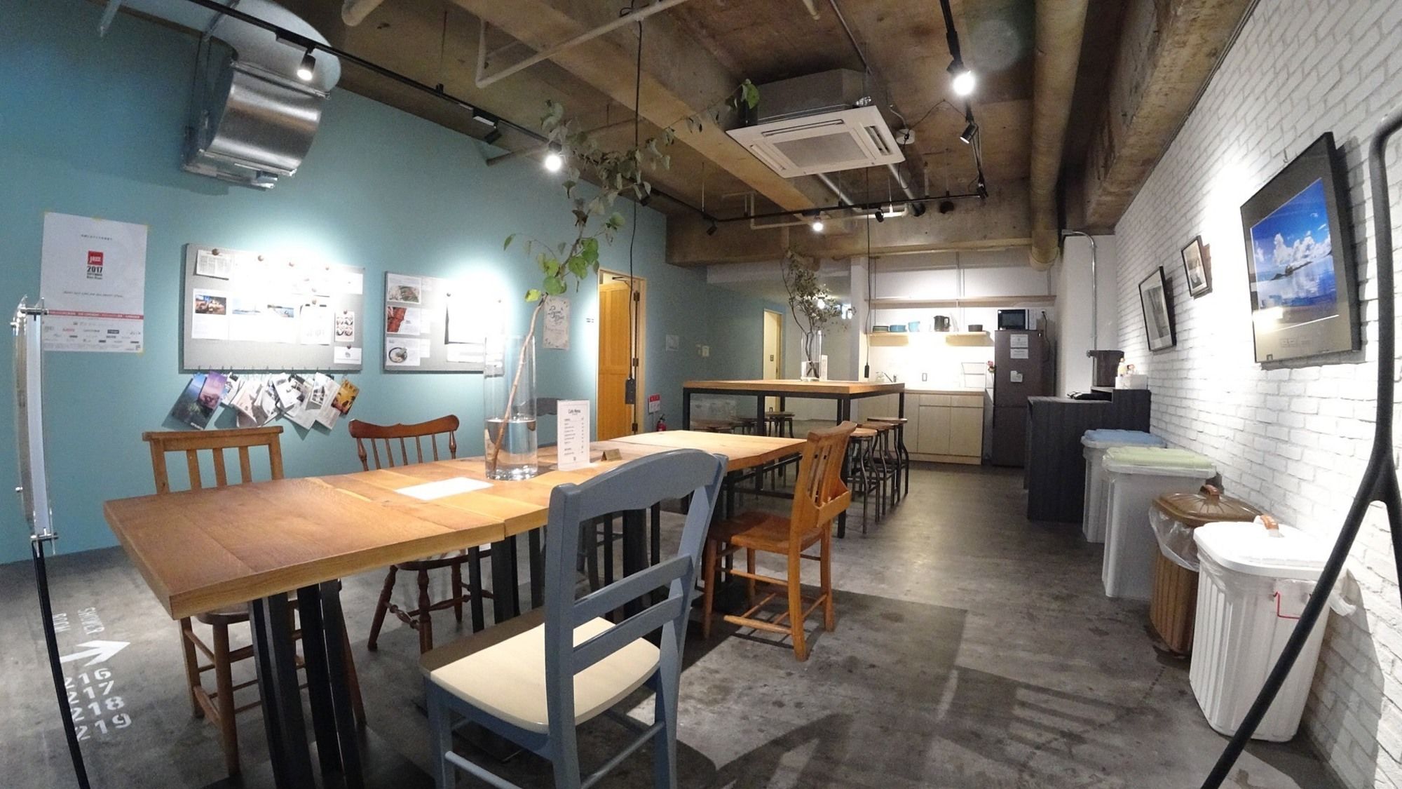 The Life Hostel & Bar Lounge