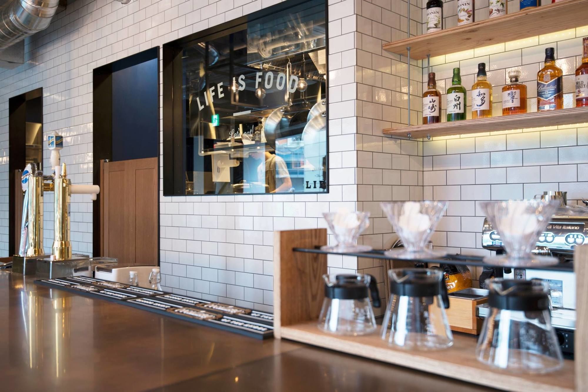 The Life Hostel & Bar Lounge