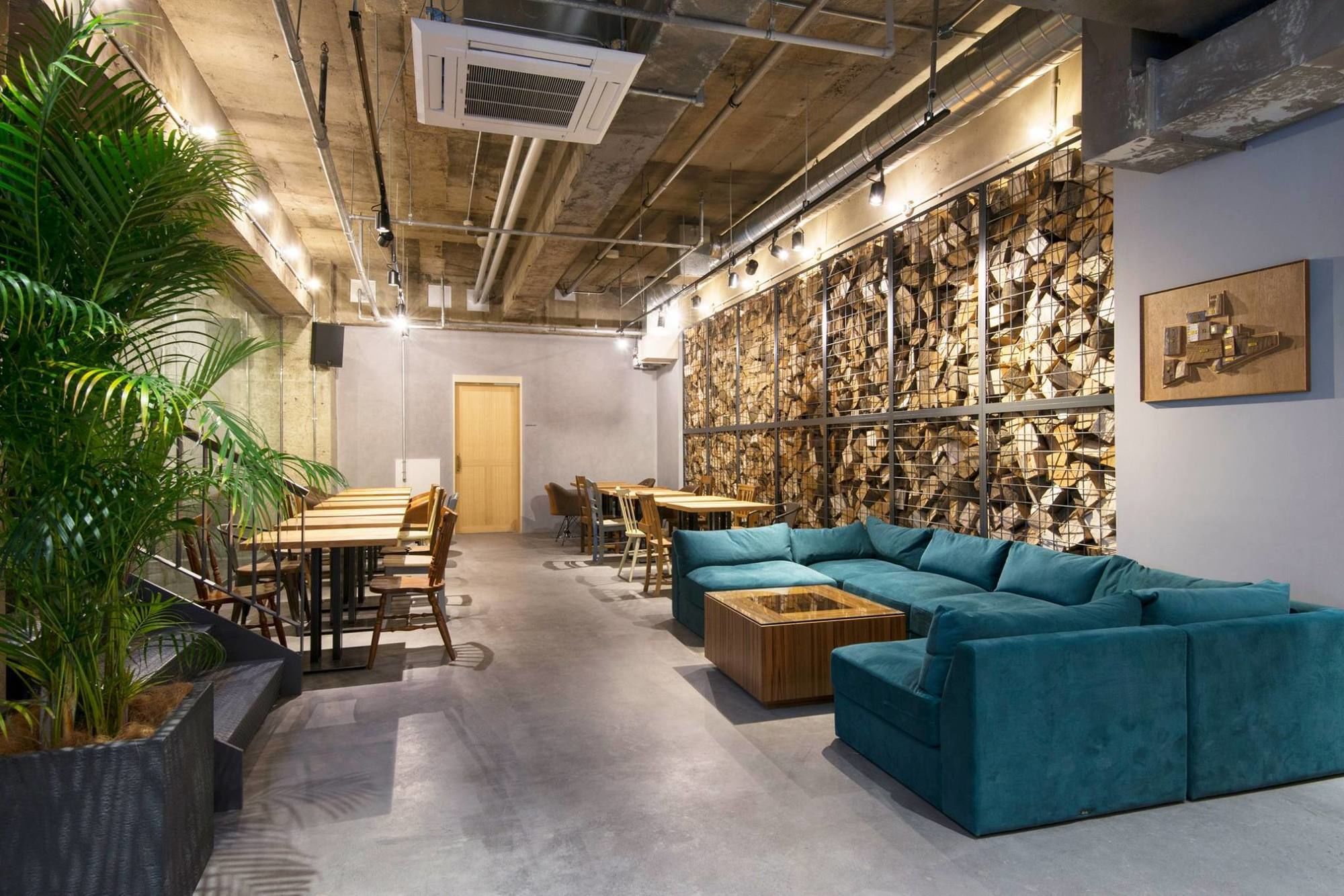 The Life Hostel & Bar Lounge