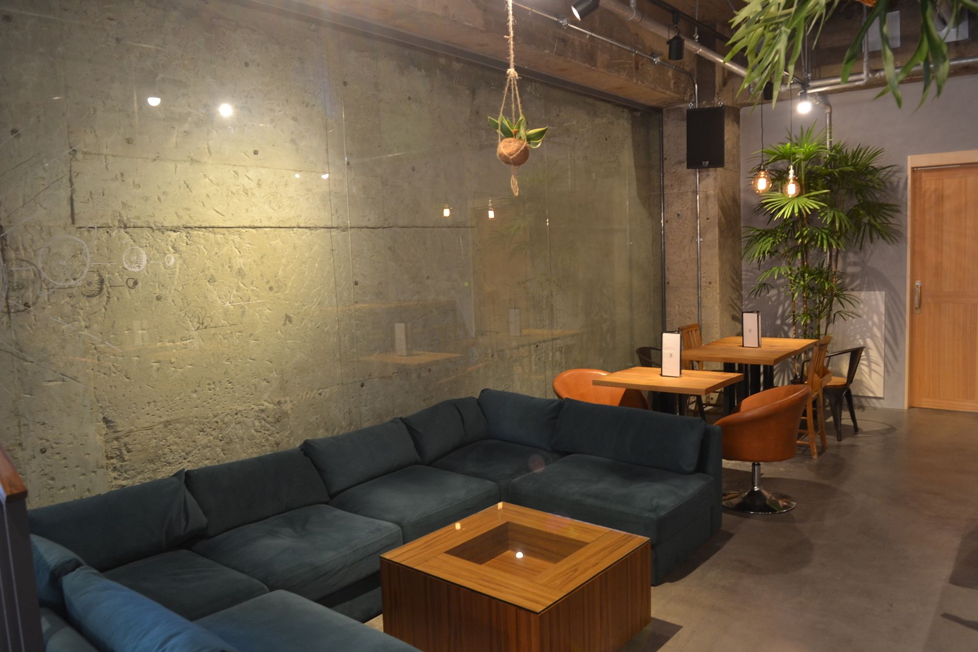 The Life Hostel & Bar Lounge