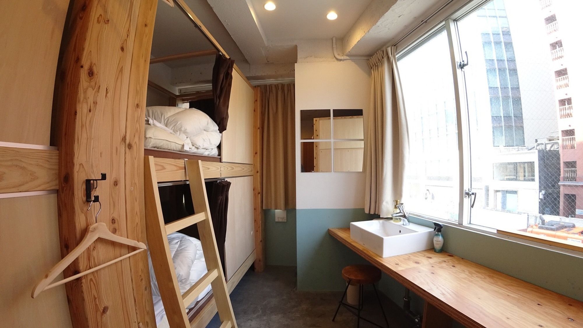 The Life Hostel & Bar Lounge