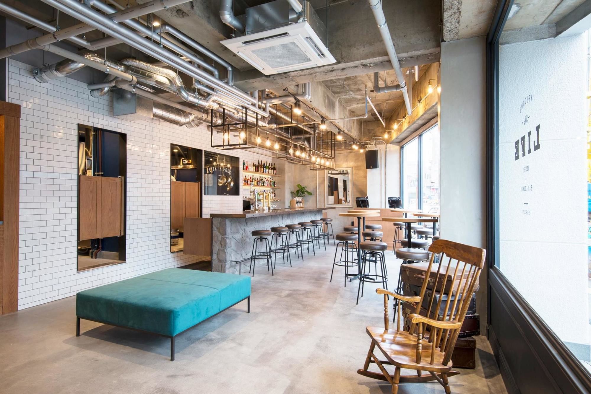 The Life Hostel & Bar Lounge