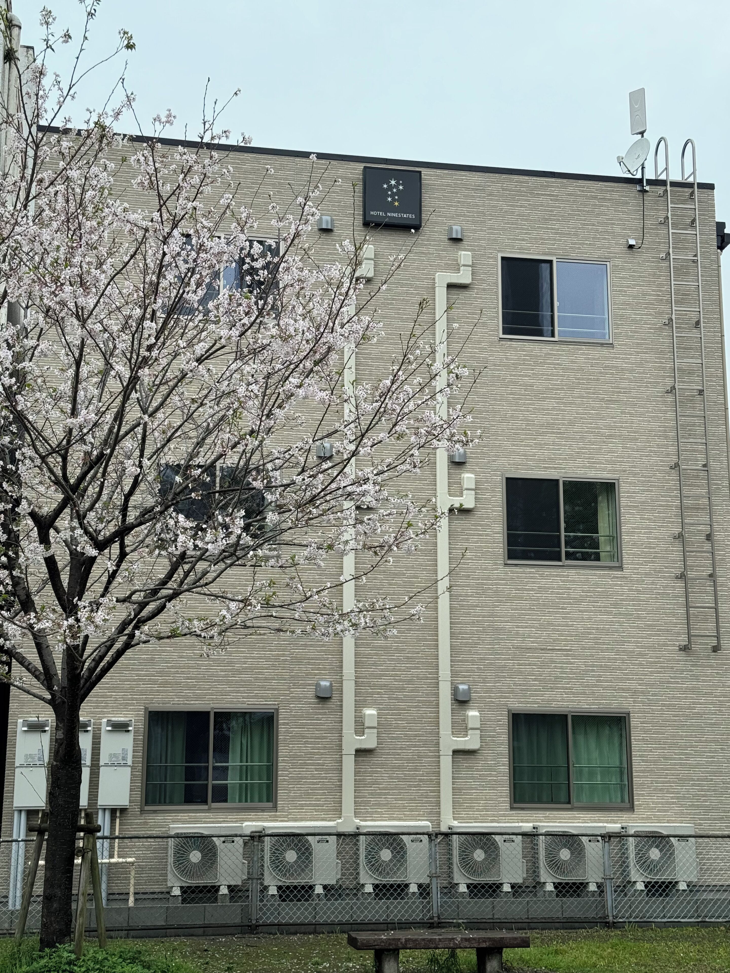 Hotel Ninestates