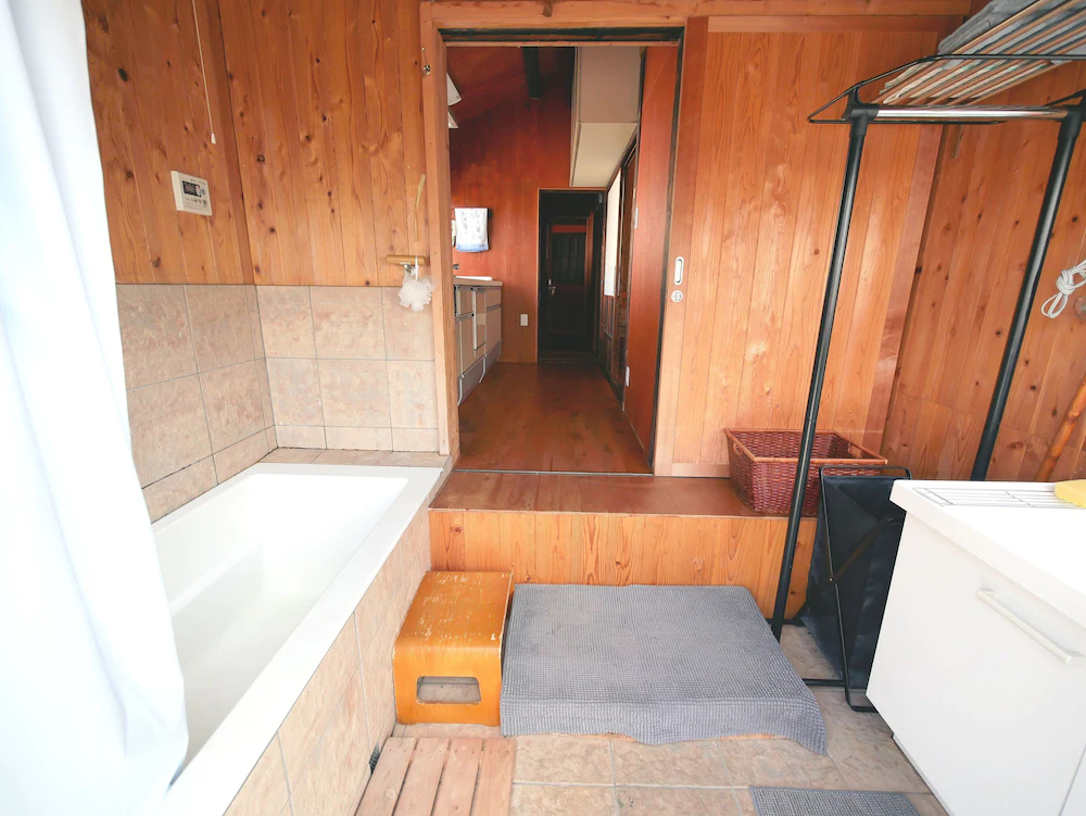 Sumitsugu House West