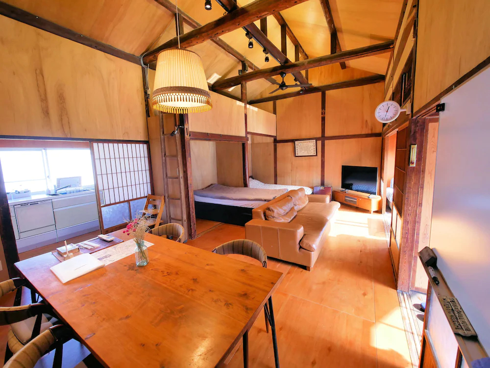 Sumitsugu House West
