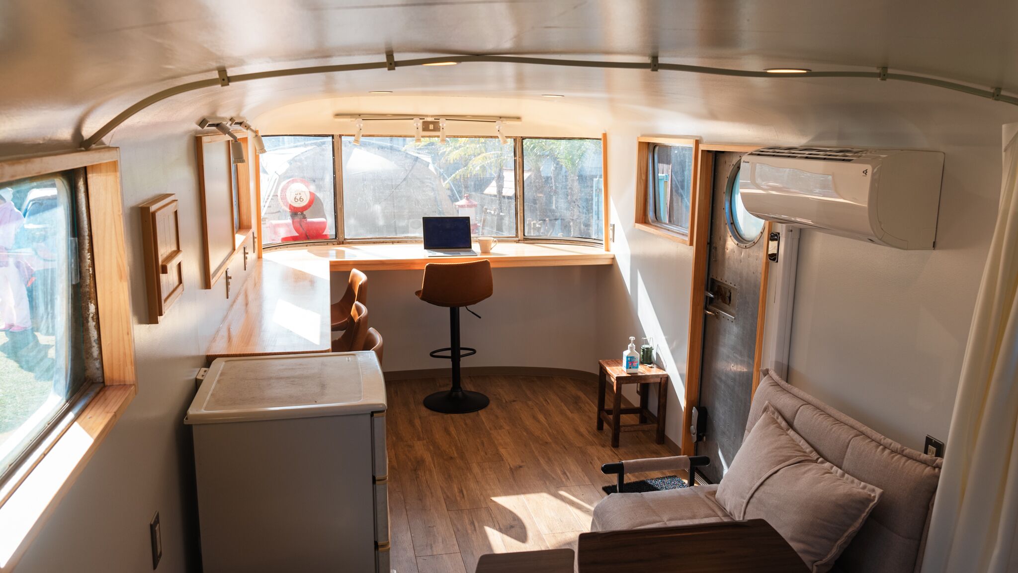 Sea Dweller Inn