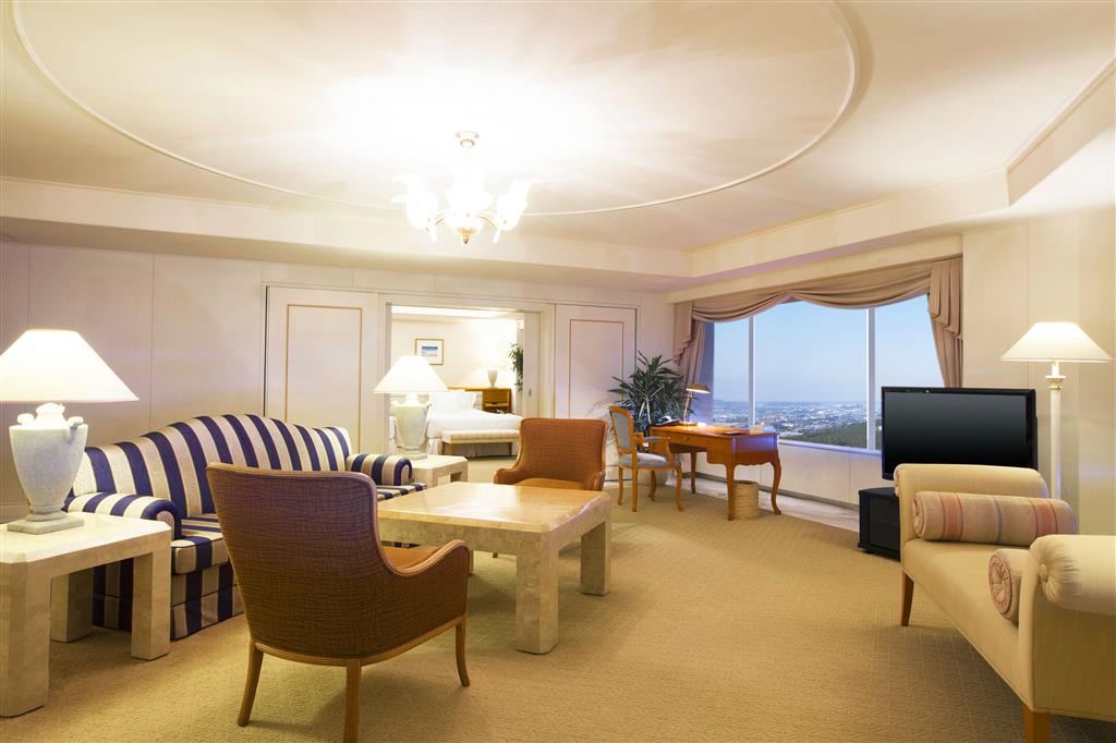 Phoenix Seagaia Ocean Tower