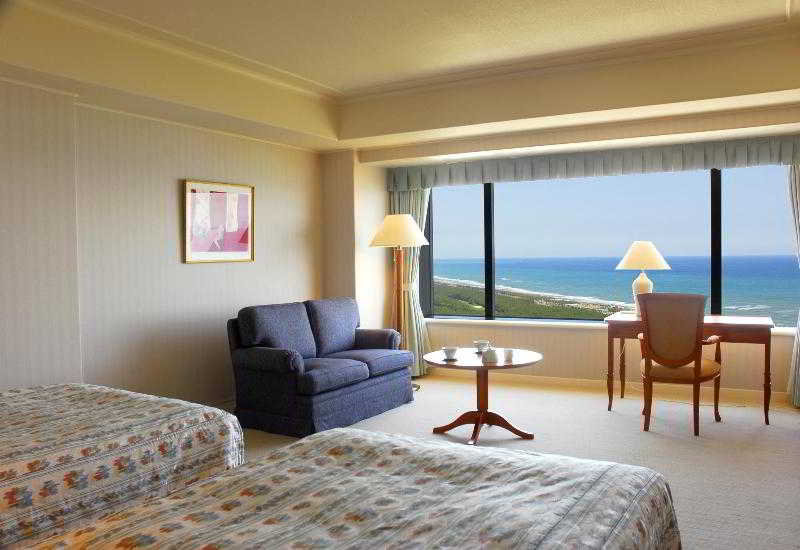 Phoenix Seagaia Ocean Tower