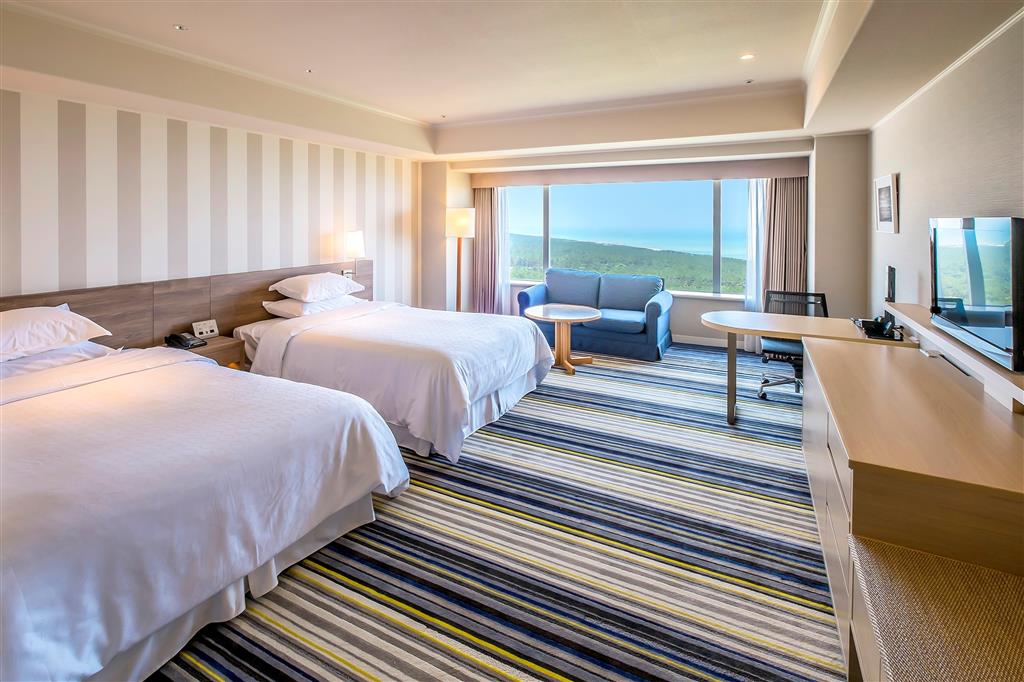 Phoenix Seagaia Ocean Tower