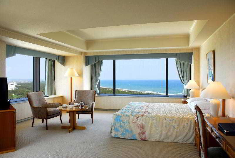 Phoenix Seagaia Ocean Tower