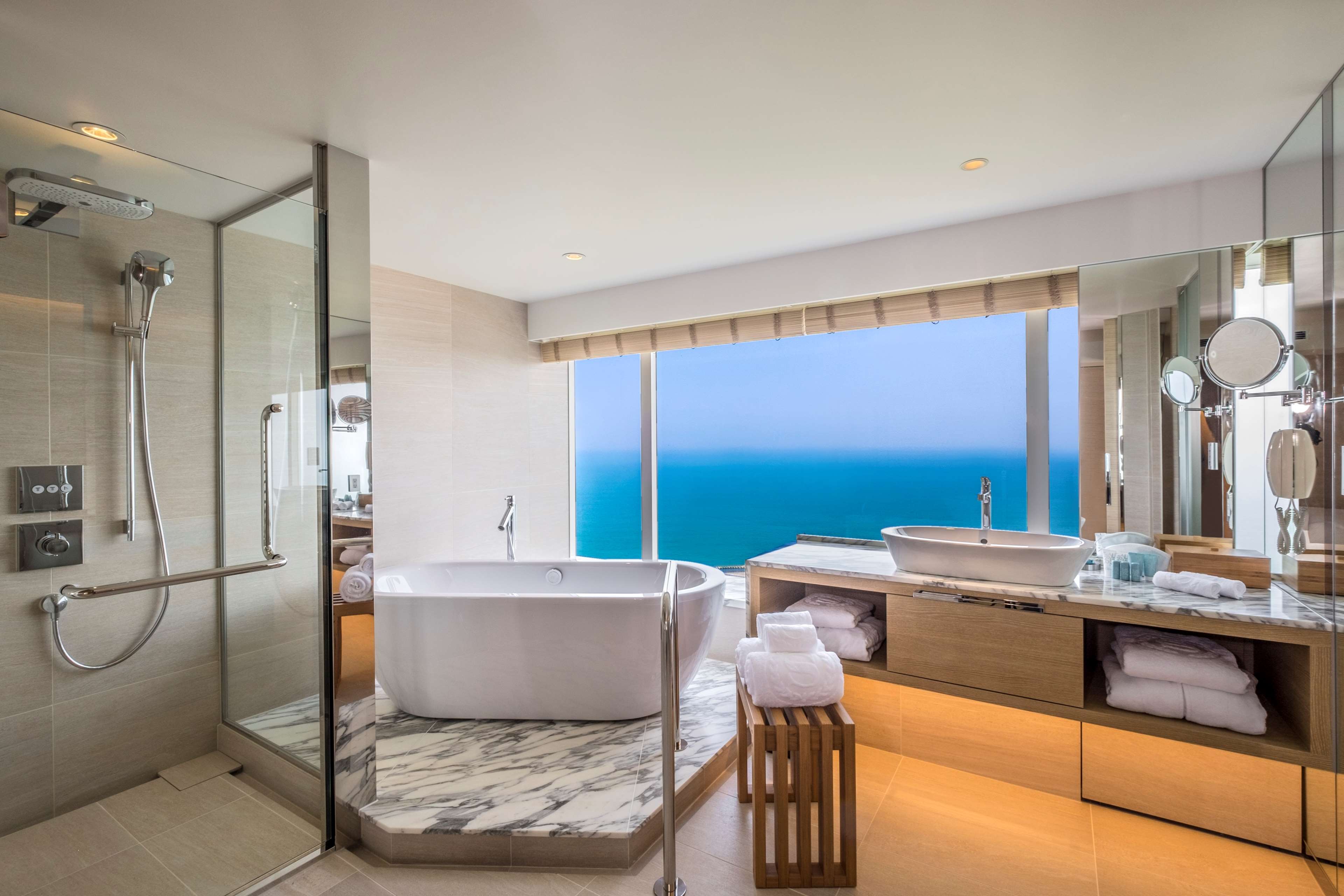 Phoenix Seagaia Ocean Tower