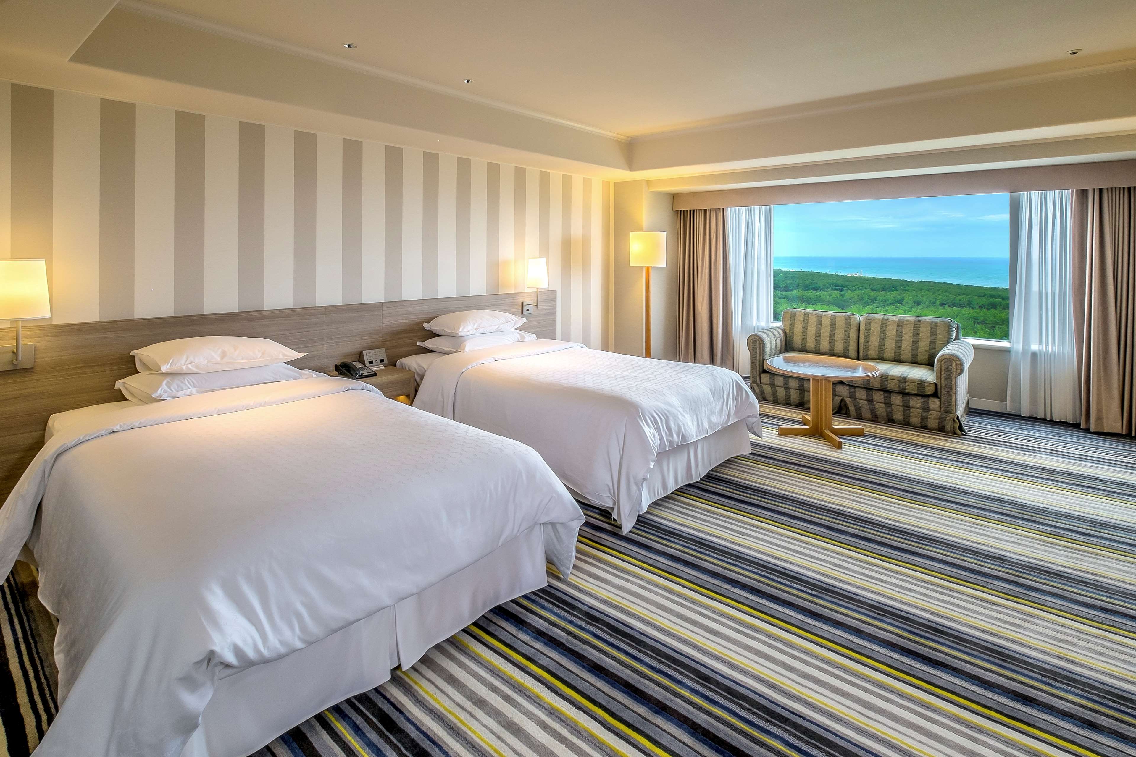 Phoenix Seagaia Ocean Tower