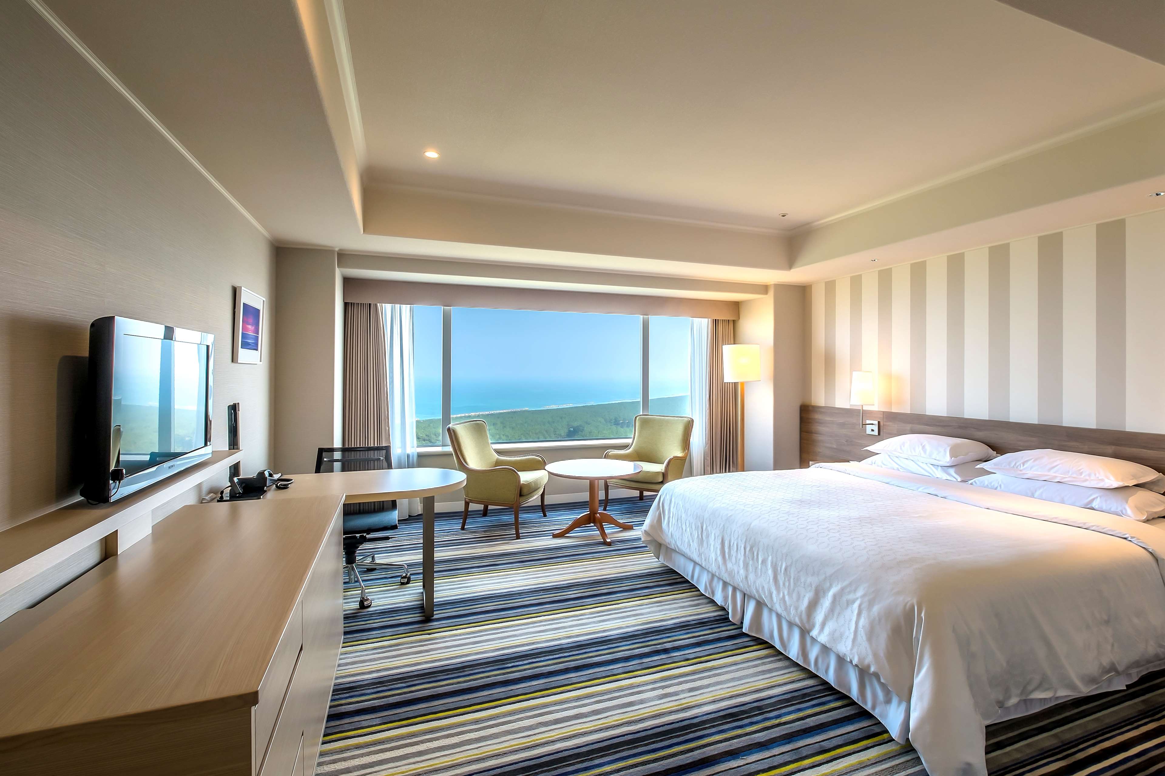 Phoenix Seagaia Ocean Tower