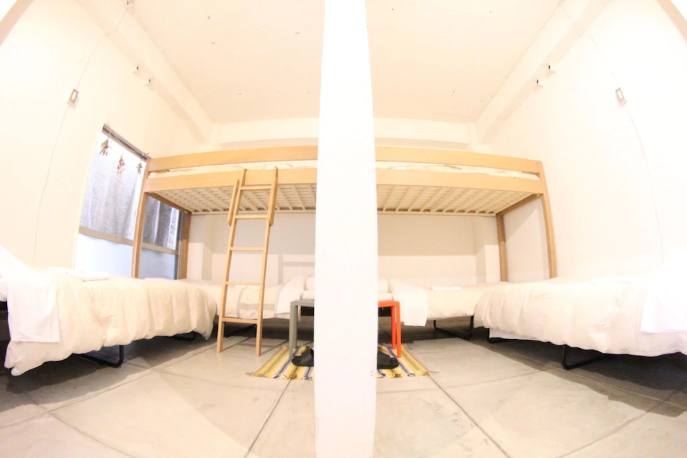 Route - Cafe and Petit Hostel