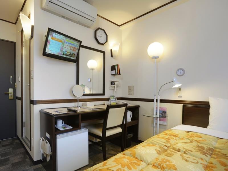 Toyoko Inn Sasebo Ekimae