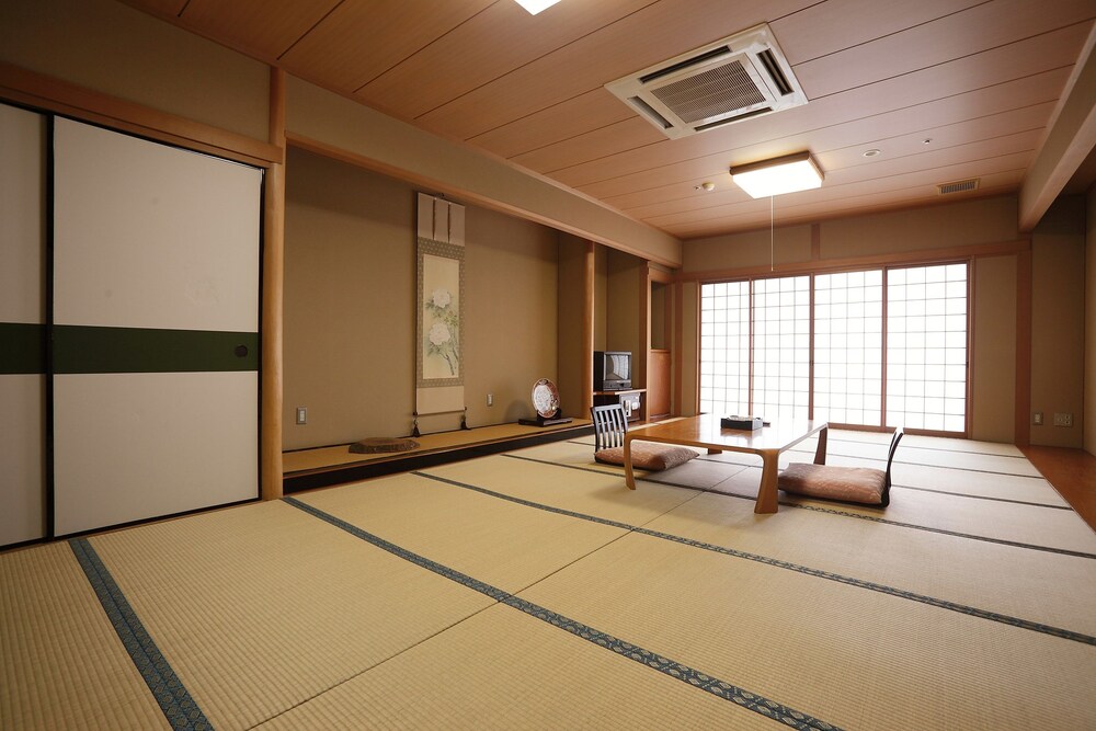 Hotel Shirasagi