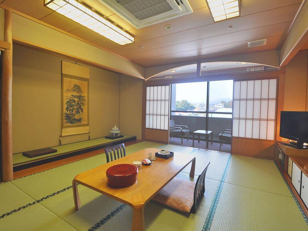 Hotel Shirasagi