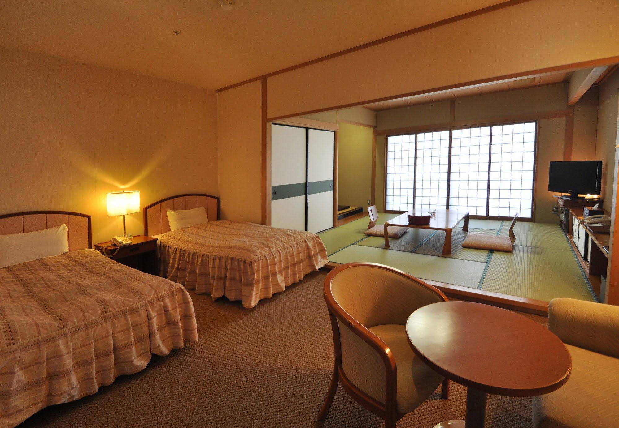 Hotel Shirasagi