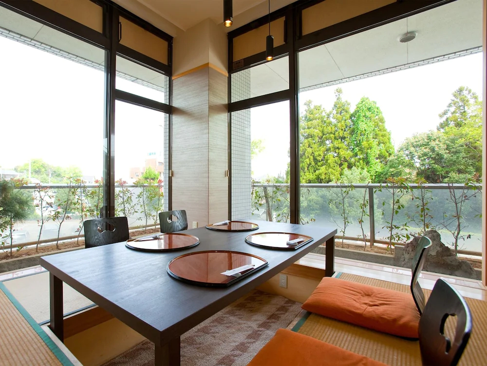 Hotel Shirasagi