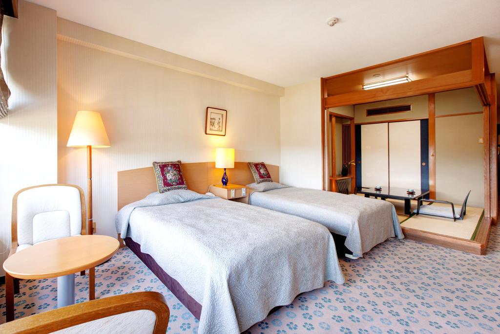 Unzen Miyazaki Ryokan