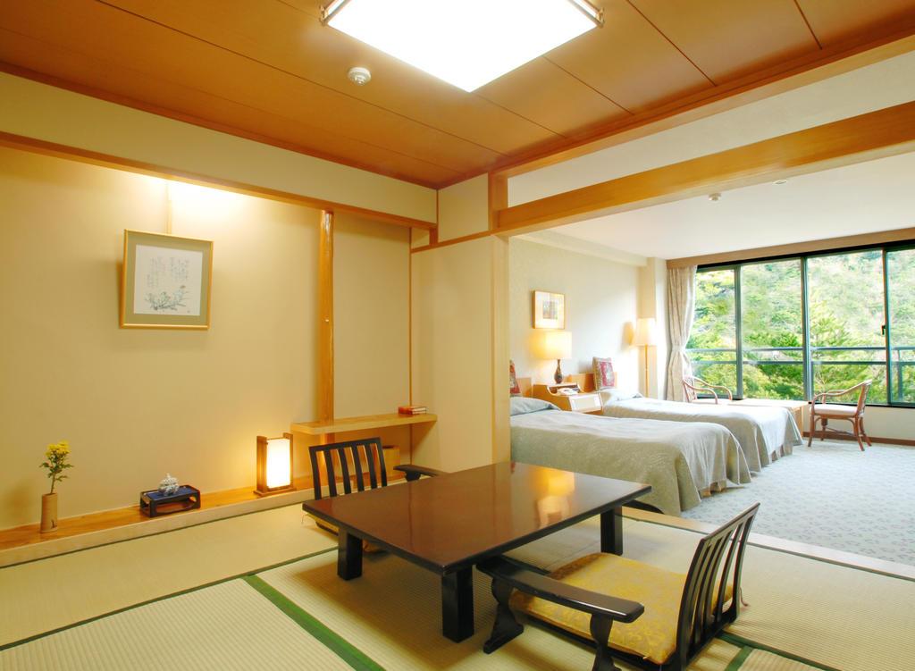 Unzen Miyazaki Ryokan