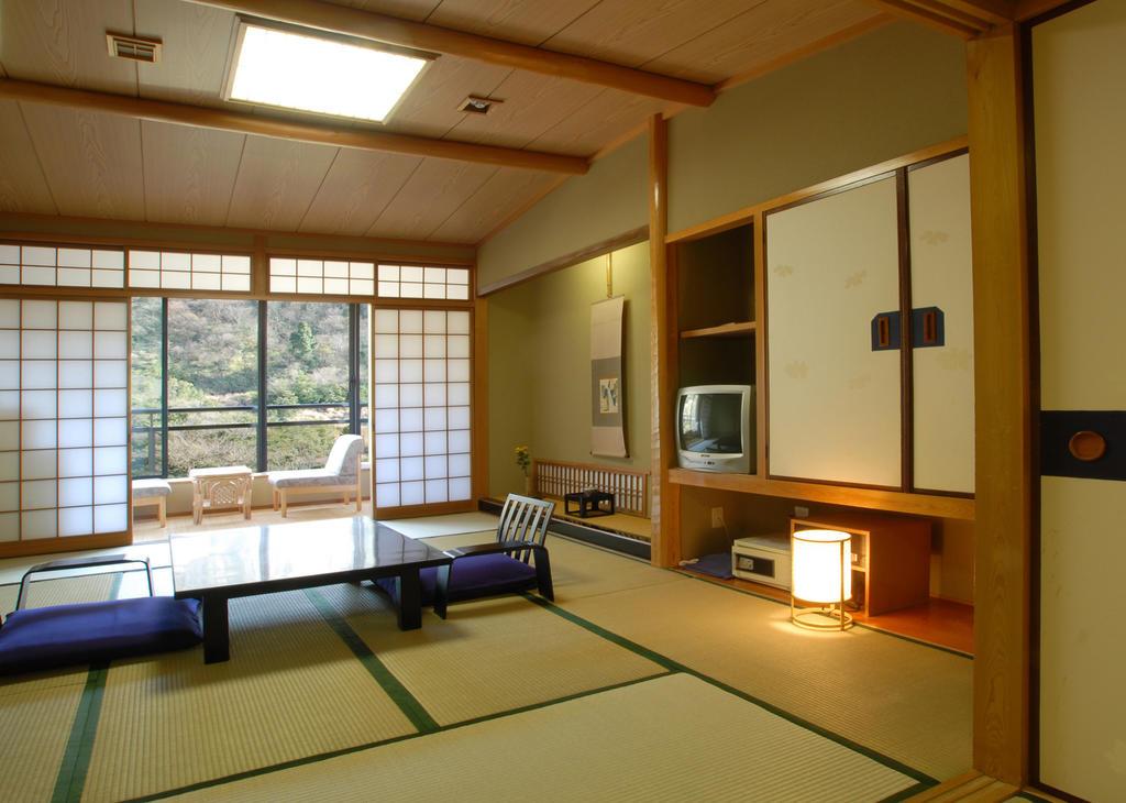 Unzen Miyazaki Ryokan
