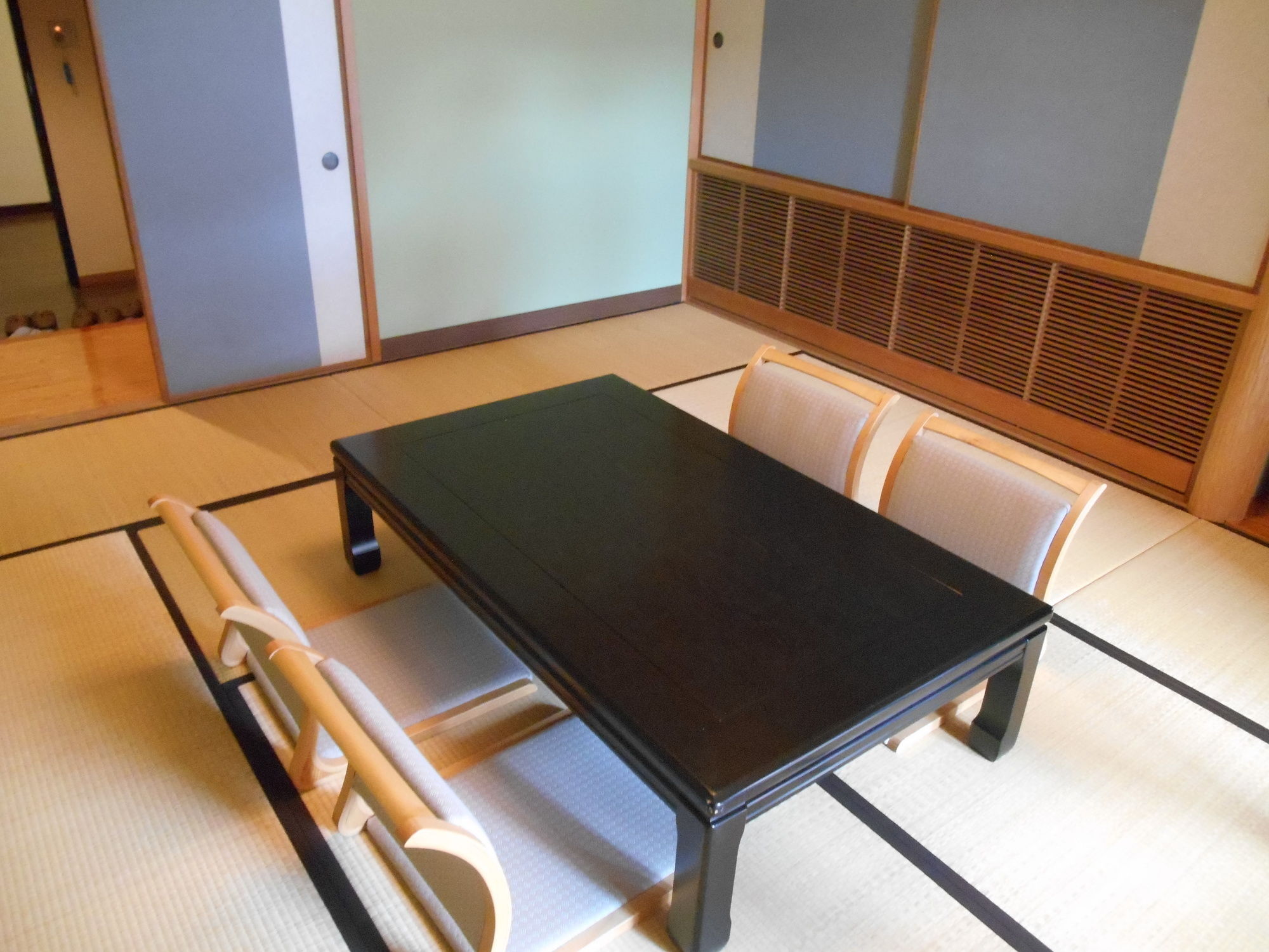 Benikea Yufuin Kinrinko Hotel Museum