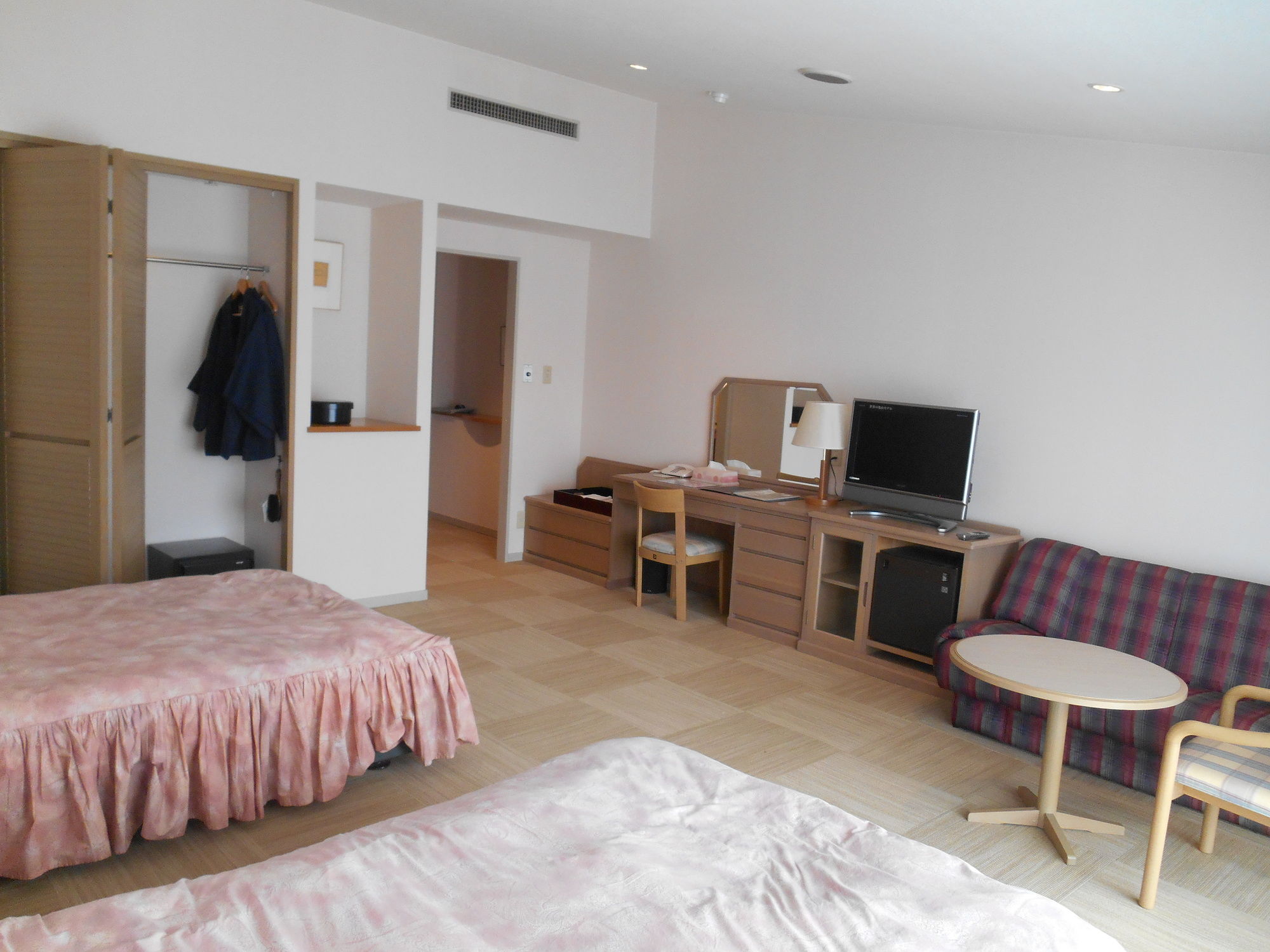 Benikea Yufuin Kinrinko Hotel Museum