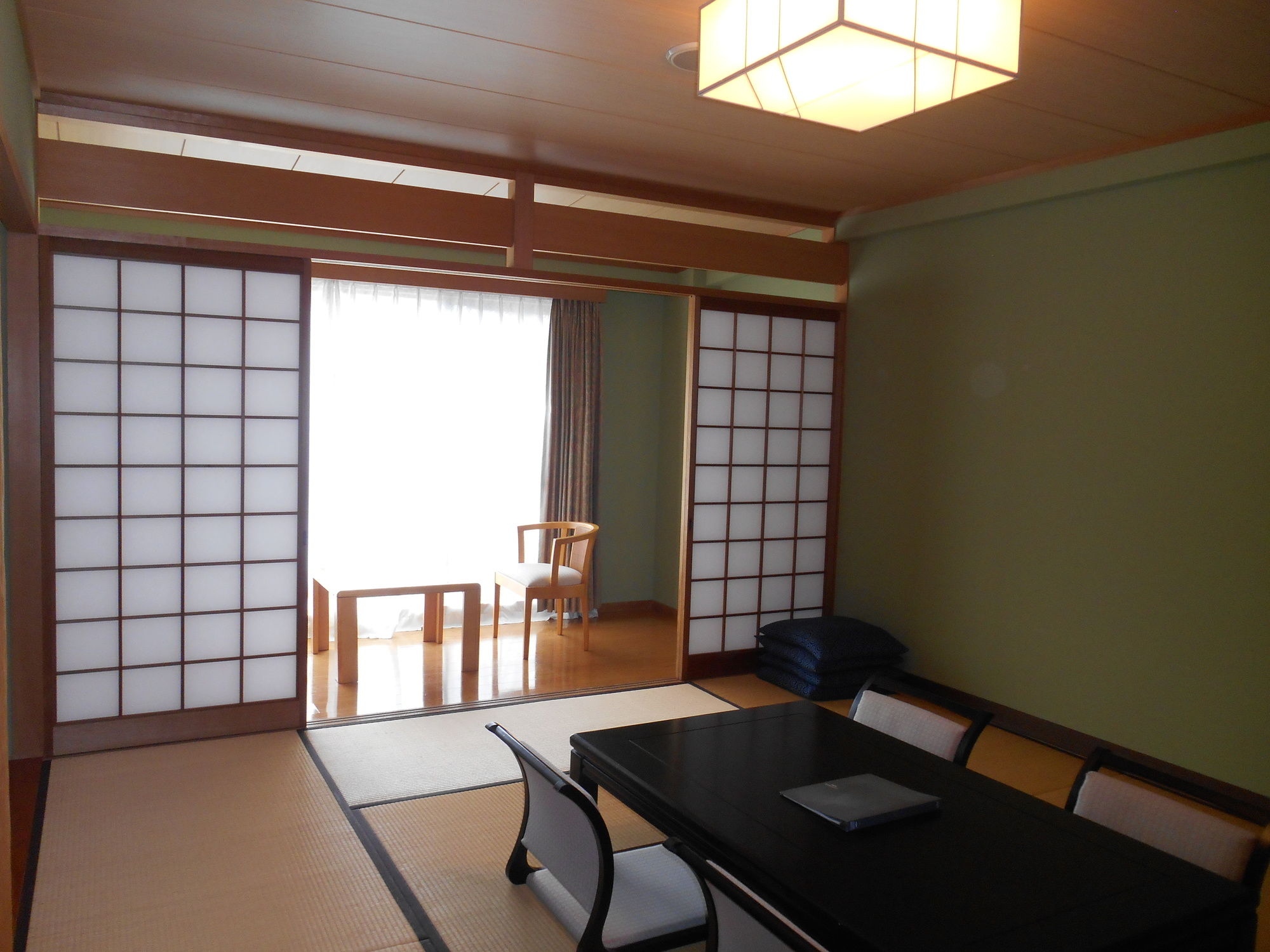 Benikea Yufuin Kinrinko Hotel Museum