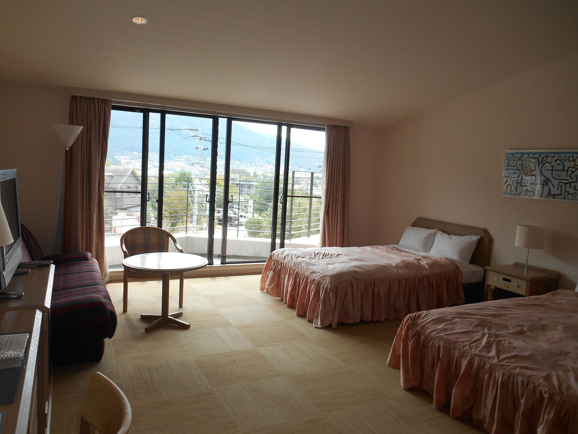 Benikea Yufuin Kinrinko Hotel Museum